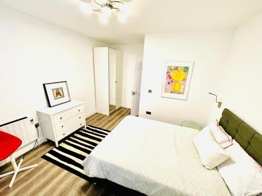 Family Flat In Camden, Location, Next To Attractions